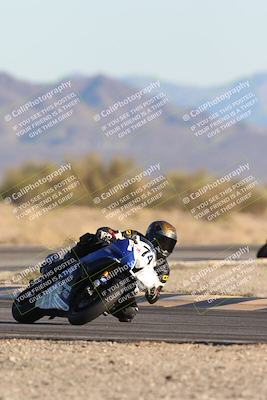 media/Dec-07-2025-CVMA (Sun) [[3e7d2de5dc]]/Race 16-Formula Middleweight/